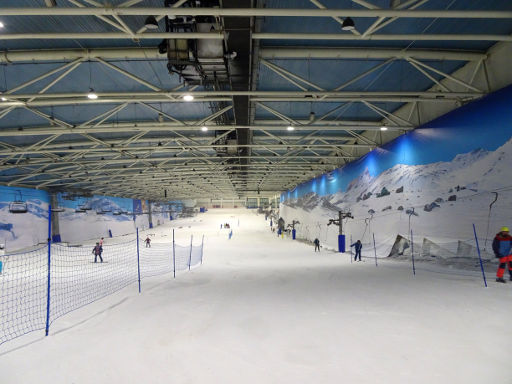 Madrid SnowZone nach Umbau 2019, Madrid, Spanien, Ansicht Piste von der Bergstation