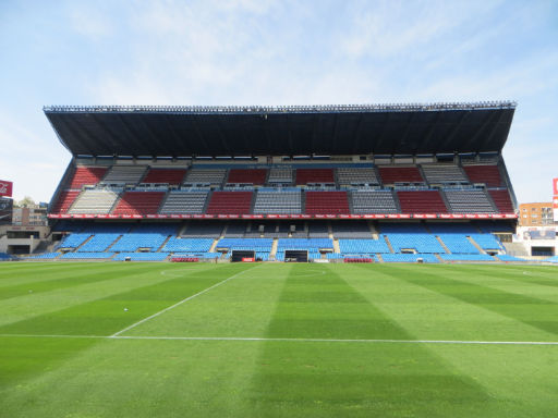 Stadion Vicente Calderón, Madrid, Spanien, Tribüne mit VIP Bereich oberhalb der Autobahn