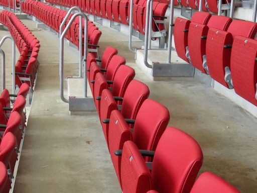 Stadion Wanda® Metropolitano, Führung und Besichtigung, Madrid, bequeme Sitzplätze mit Beinfreiheit