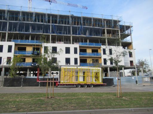 Stadtteil Valdebebas, Madrid, Spanien, Fassade aus Fertigbauelementen