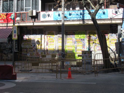 Strukturwandel Ladengeschäfte, Madrid, Spanien, unbekanntes Ladengeschäft in der Calle de Alcalá, 2023 geschlossen