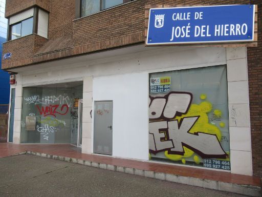 Strukturwandel Ladengeschäfte, Madrid, Spanien, Banco de Sabadell, Calle de José del Hierro 66, 2023 geschlossen