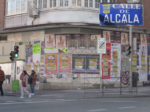 Strukturwandel Ladengeschäfte, Madrid, Spanien, unbekanntes Ladengeschäft, Calle de Alcalá Kreuzung Calle de Federico Gutiérrez, 2023 geschlossen