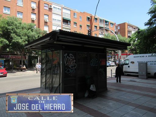 Strukturwandel Ladengeschäfte, Madrid, Spanien, Zeitschriften Kiosk, Calle de José del Hierro, Mai 2023 geschlossen