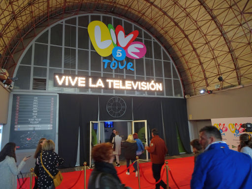 Telecinco Live Tour 2018, Madrid, Spanien, Eingang Telecinco Live Tour 2018 Vive la televisión