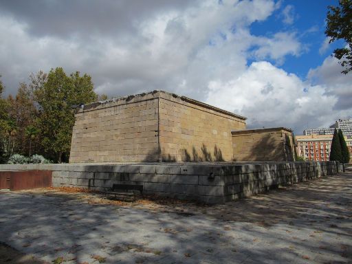 Templo de Debod, Madrid, Spanien, Außenansicht im Westen