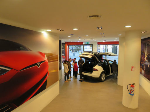 Tesla Store, Madrid, Spanien, Ausstellungsraum