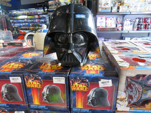 The Robot Museum, Madrid, Spanien, Star Wars™ Darth Vader™ Spardose aus Kreamik für 19,99 €