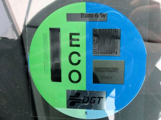 Umweltplakette, distintivo ambiental, Spanien, Plakette ECO bei einem BMW i8 als PHEV mit EURO6W