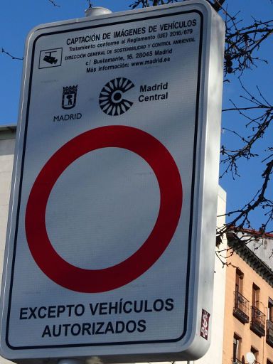 Umweltplakette, distintivo ambiental, Spanien, Hinweisschild Madrid Central