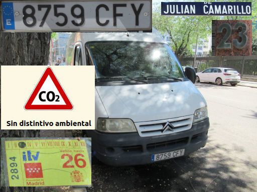Veh&iacute;culos abandonados, verlassene Fahrzeuge, Madrid, Spanien, Citro&euml;n Lieferwagen, Kennzeichen 8759 CFY, Erstzulassung M&auml;rz 2003, Calle Julian Camarillo 23, 28037 Madrid im April 2026