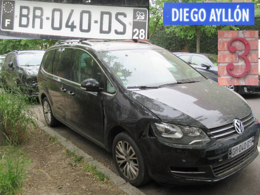 Veh&iacute;culos abandonados, verlassene Fahrzeuge, Madrid, Spanien, Volkswagen Touran, Kennzeichen Frankreich BR 040 DS, Erstzulassung unbekannt, Calle Diego Ayllon 3, 28027 Madrid im April 2026
