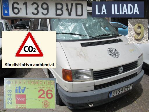 Vehículos abandonados, verlassene Fahrzeuge, Madrid, Spanien, Volkswagen Transporter, Kennzeichen 6139 BVD, Erstzulassung April 2002, Calle La Iliada 9, 28022 Madrid im April 2026