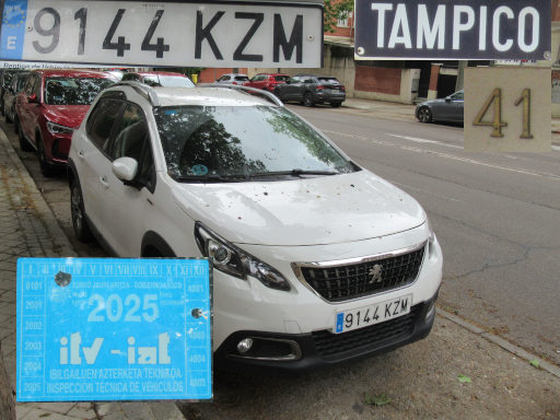Vehículos abandonados, verlassene Fahrzeuge, Madrid, Spanien, Peugeot 2008, Kennzeichen 9144 KZM, Erstzulassung August 2019, Calle Tampico 41, 28027 Madrid im April 2026