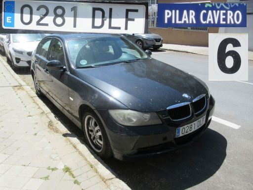 Vehículos abandonados, verlassene Fahrzeuge, Madrid, Spanien, BMW 320d, Kennzeichen 0281 DLF, Erstzulassung Januar 2005, Calle Pilar Cavero 6, 28027 Madrid im April 2026