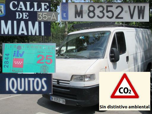 Vehículos abandonados, verlassene Fahrzeuge, Madrid, Spanien, Fiat Ducato, Kennzeichen M 8352 VW, Erstzulassung Mai 1998, Calle Miami 35 A / Calle Iquitos, 28027 Madrid im August 2025
