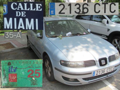 Vehículos abandonados, verlassene Fahrzeuge, Madrid, Spanien, Seat Leon, Kennzeichen 2136 CTC, Erstzulassung März 2004, Calle Miami 35 A, 28027 Madrid im August 2025