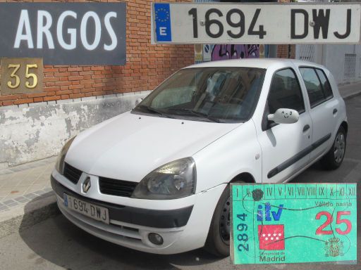 Vehículos abandonados, verlassene Fahrzeuge, Madrid, Spanien, Renault Clio, Kennzeichen 1694 DWJ, Erstzulassung Januar 2005, Calle Argos 35, 28037 Madrid im August 2025