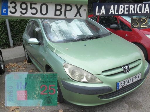Vehículos abandonados, verlassene Fahrzeuge, Madrid, Spanien, Peugeot 307, Kennzeichen 3950 BPX, Erstzulassung Dezember 2001, Calle La Albericia 32, 28037 Madrid im August 2025