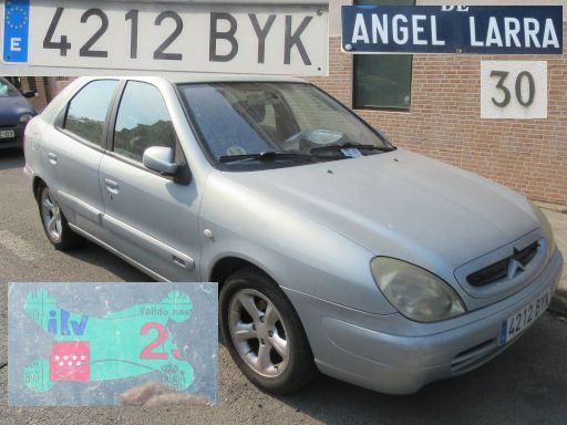 Vehículos abandonados, verlassene Fahrzeuge, Madrid, Spanien, Citroën Xsara, Kennzeichen 4212 BYK, Erstzulassung Juli 2002, Calle Angel Larra 30, 28027 Madrid im August 2025