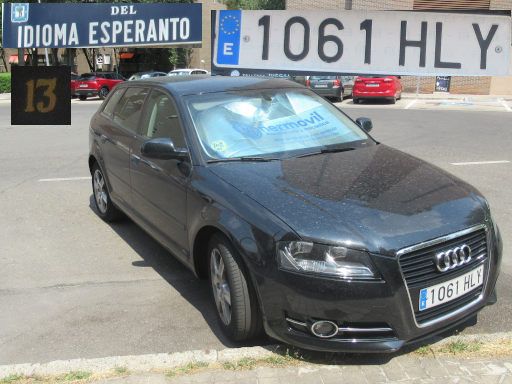 Vehículos abandonados, verlassene Fahrzeuge, Madrid, Spanien, Audi A3 TDI, Kennzeichen 1061 HLY, Erstzulassung September 2012, Calle Idioma Esperanto 13, 28017 Madrid im August 2025