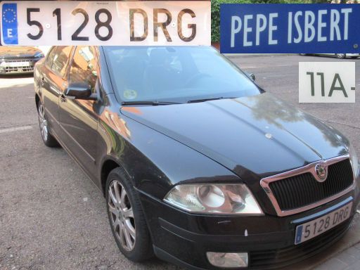 Vehículos abandonados, verlassene Fahrzeuge, Madrid, Spanien, Skoda Octavia TDI, Kennzeichen 5128 DRG, Erstzulassung Januar 2005, Calle Pepe Isbert 11 A, 28017 Madrid im August 2025