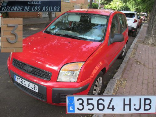 Vehículos abandonados, verlassene Fahrzeuge, Madrid, Spanien, Ford Fusion, Kennzeichen 3564 HJB, Erstzulassung Februar 2012, Calle Vizconde de los Asilos 3, 28027 Madrid im August 2025