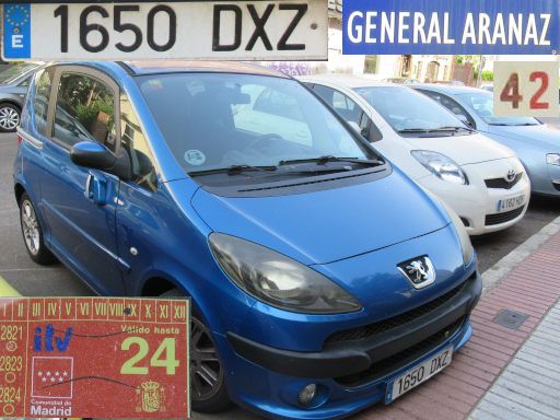 Vehículos abandonados, verlassene Fahrzeuge, Madrid, Spanien, Peugeot 1007, Kennzeichen 1650 DXZ, Erstzulassung Januar 2005, Calle General Aranaz 42, 28027 Madrid im August 2025