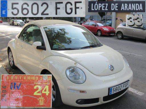 Vehículos abandonados, verlassene Fahrzeuge, Madrid, Spanien, Volkswagen Beetle Cabriolet, Kennzeichen 5602 FGF, Erstzulassung Oktober 2006, Calle Lopez de Aranda 33, 28027 Madrid im August 2025