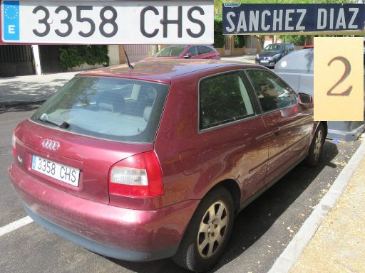 Vehículos abandonados, verlassene Fahrzeuge, Madrid, Spanien, Audi A3, Kennzeichen 3358 CHS, Erstzulassung Mai 2003, Calle Sanchez Diaz 2, 28027 Madrid im August 2025
