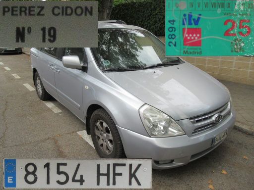 Vehículos abandonados, verlassene Fahrzeuge, Madrid, Spanien, Kia Carnival EX, Kennzeichen 8154 HFK, Erstzulassung Juli 2011, Calle Perez Cidon 19, 28027 Madrid im August 2025