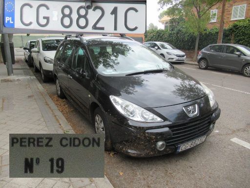 Vehículos abandonados, verlassene Fahrzeuge, Madrid, Spanien, Peugeot 307 SW, Kennzeichen Polen CG 8821 C, Calle Perez Cidon 19, 28027 Madrid im August 2025