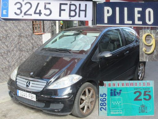 Vehículos abandonados, verlassene Fahrzeuge, Madrid, Spanien, Mercedes-Benz A150, Kennzeichen 3245 FBH, Erstzulassung Juni 2006, Calle Pileo 9, 28027 Madrid im August 2025