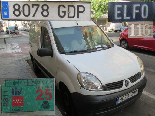 Vehículos abandonados, verlassene Fahrzeuge, Madrid, Spanien, Renault Kangoo, Kennzeichen 8078 GDP, Erstzulassung Mai 2008, Calle Elfo 116, 28027 Madrid im August 2025
