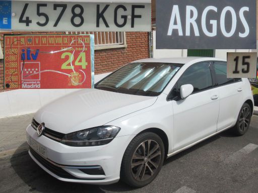 Vehículos abandonados, verlassene Fahrzeuge, Madrid, Spanien, Volkswagen Golf, Kennzeichen 4578 KGF, Erstzulassung Dezember 2017, Calle Argos 15, 28037 Madrid im August 2025
