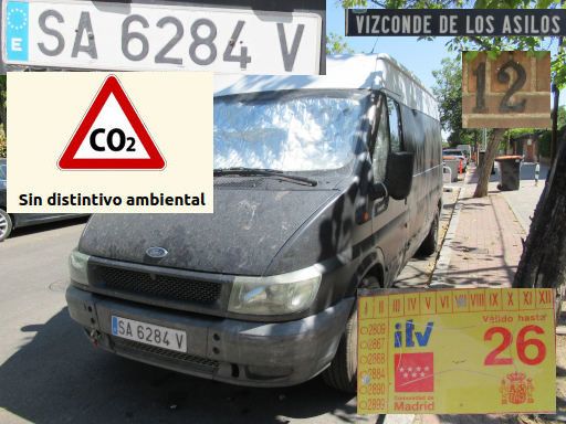 Veh&iacute;culos abandonados, verlassene Fahrzeuge, Madrid, Spanien, Ford Transit, Kennzeichen SA 6284 V, Erstzulassung August 2000, Calle Vizconde de los Asilos 12, 28027 Madrid im August 2026
