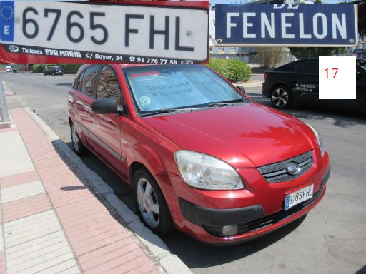 Veh&iacute;culos abandonados, verlassene Fahrzeuge, Madrid, Spanien, Kia Rio CRDi, Kennzeichen 6765 FHL, Erstzulassung November 2006, Calle Fenelon 17, 28022 Madrid im August 2026