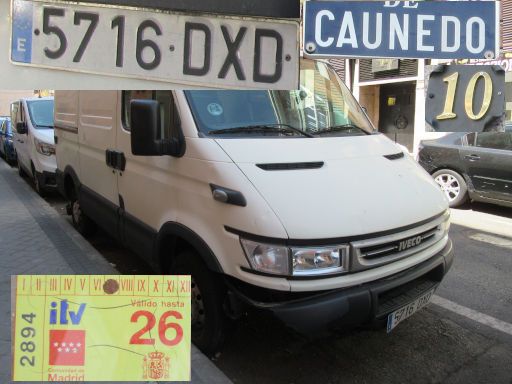 Veh&iacute;culos abandonados, verlassene Fahrzeuge, Madrid, Iveco Daily 2.3 HPI, Kennzeichen 5716 DXD, Erstzulassung Januar 2005, Calle Caunedo 10, 28037 Madrid im August 2026