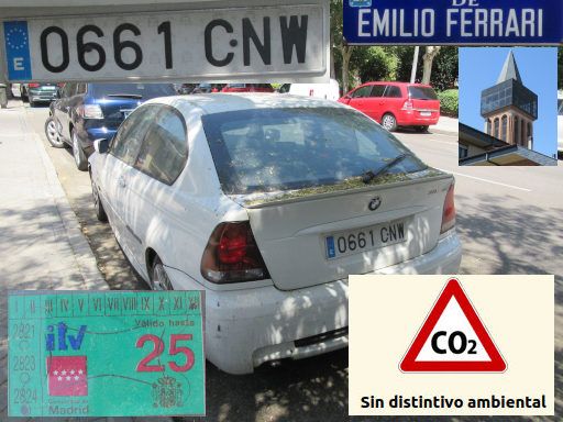 Veh&iacute;culos abandonados, verlassene Fahrzeuge, Madrid, Spanien, BMW 118 d, Kennzeichen 0661 CNW, Erstzulassung November 2003, Calle Emilio Ferrari 70, 28017 Madrid im August 2026