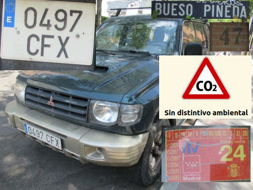 Veh&iacute;culos abandonados, verlassene Fahrzeuge, Madrid, Spanien, Mitsubishi / Galloper, Kennzeichen 0497 CFX, Erstzulassung M&auml;rz 2003, Calle Bueso Pineda 47, 28043 Madrid im August 2026