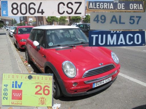 Veh&iacute;culos abandonados, verlassene Fahrzeuge, Madrid, Spanien, Mini One, Kennzeichen 8064 CSZ, Erstzulassung M&auml;rz 2004, Calle Alegria de Oria 49 / Calle Tumaco, 28027 Madrid im August 2026