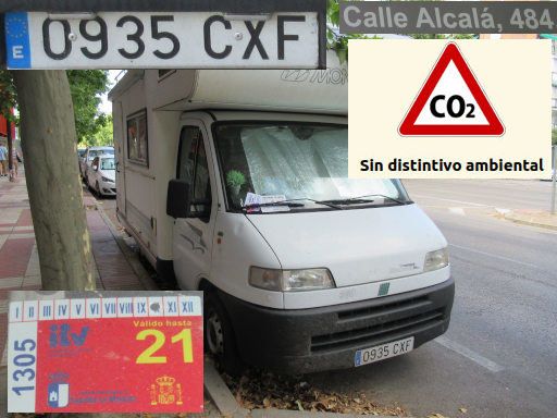 Veh&iacute;culos abandonados, verlassene Fahrzeuge, Madrid, Spanien, Fiat Ducato Wohnmobil, Kennzeichen 0935 CXF, Erstzulassung Juni 2002, Calle Alcala 484, 28027 Madrid im August 2026