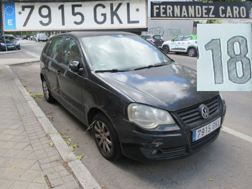 Veh&iacute;culos abandonados, verlassene Fahrzeuge, Madrid, Spanien, Volkswagen Polo TDI, Kennzeichen 7915 GKL, Erstzulassung Januar 2009, Calle Fernandez Caro 18, 28027 Madrid im August 2026