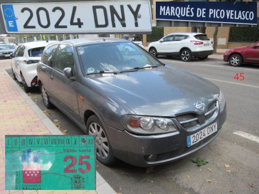 Veh&iacute;culos abandonados, verlassene Fahrzeuge, Madrid, Spanien, Nissan Almera, Kennzeichen 2024 DNY, Erstzulassung Januar 2005, Calle Marques de Pico Velasco 45, 28027 Madrid im August 2026