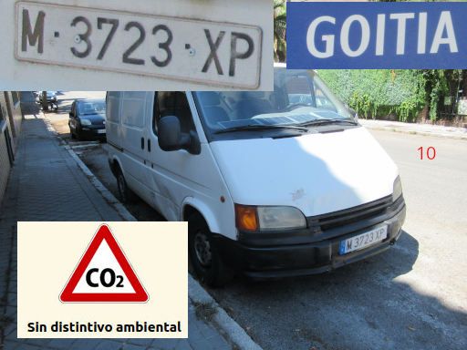 Veh&iacute;culos abandonados, verlassene Fahrzeuge, Madrid, Spanien, Ford Transit, Kennzeichen M 3723 XP, Erstzulassung Juni 1999, Calle Goitia 10, 28027 Madrid im August 2026