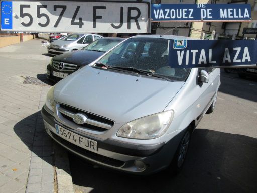 Veh&iacute;culos abandonados, verlassene Fahrzeuge, Madrid, Spanien, Hyundai Getz, Kennzeichen 5574 FJR, Erstzulassung Dezember 2006, Calle Vazquez de Mella / Calle Vital Aza, 28017 Madrid im August 2026