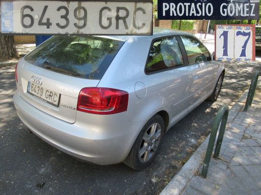 Veh&iacute;culos abandonados, verlassene Fahrzeuge, Madrid, Spanien, Audi A3 2.0 TDI, Kennzeichen 6439 GRC, Erstzulassung Oktober 2009, Calle Protasio Gomez 17, 28027 Madrid im August 2026