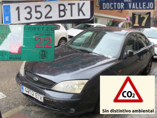 Veh&iacute;culos abandonados, verlassene Fahrzeuge, Madrid, Spanien, Ford Mondeo TDCi, Kennzeichen 1352 BTK, Erstzulassung M&auml;rz 2002, Calle Doctor Vallejo 17, 28027 Madrid im Februar 2026