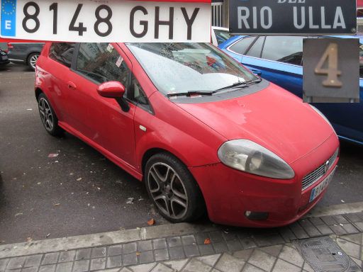 Veh&iacute;culos abandonados, verlassene Fahrzeuge, Madrid, Spanien, Fiat Punto, Kennzeichen 8148 GHY, Erstzulassung Oktober 2008, Calle Rio Ulla 4, 28021 Madrid im Februar 2026
