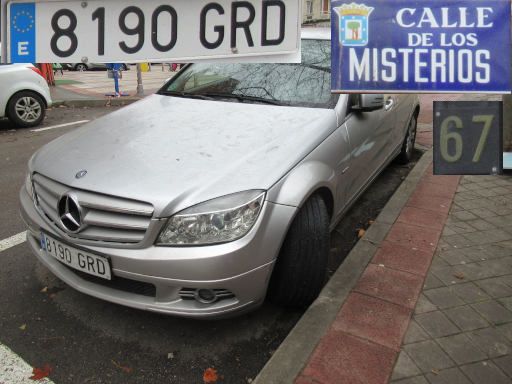 Veh&iacute;culos abandonados, verlassene Fahrzeuge, Madrid, Spanien, Mercedes-Benz C180 Kompressor, Kennzeichen 8190 GRD, Erstzulassung Oktober 2009, Calle Misterios 67, 28027 Madrid im Februar 2026